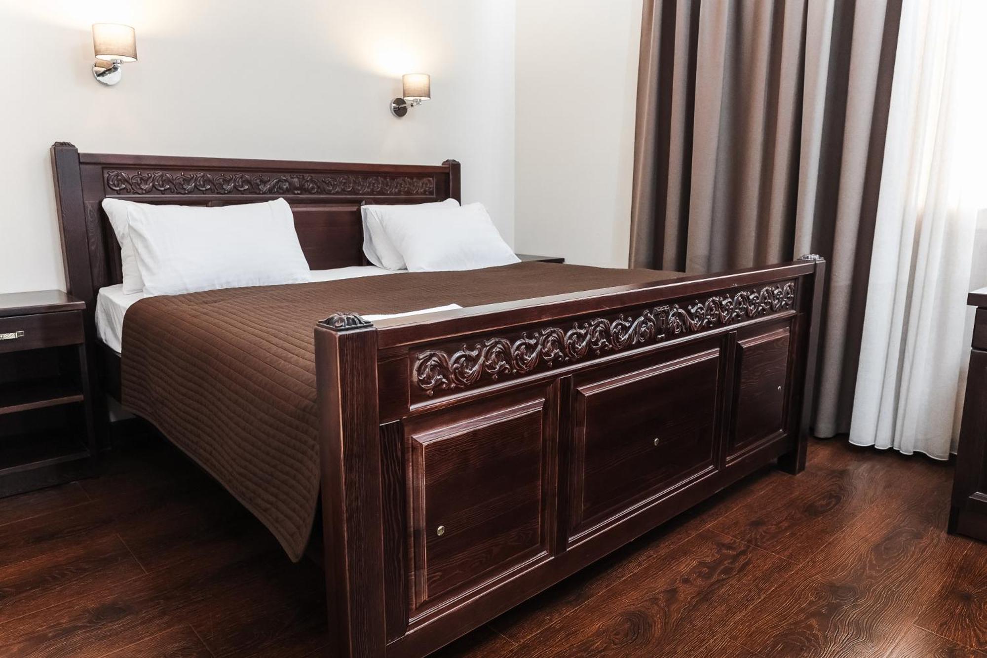 Dvin Hotel Pavlodar Buitenkant foto